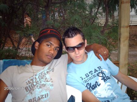 Sanka et Burwood jamé sans c lunettes